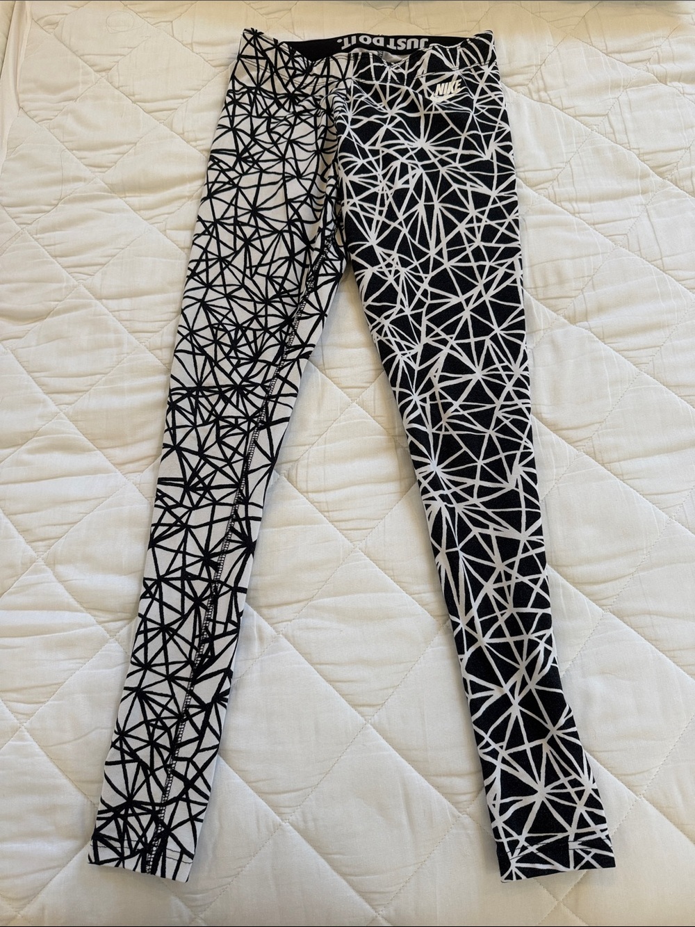 Women’s Nike Black & White Geometric Print Leggings - mid rise fit